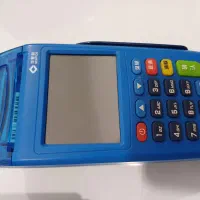 یک دستگاه کارتخوان گمشده آبی رنگ