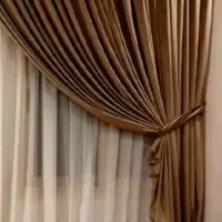 دو جفت شال پرده قهوه‌ای و کرم