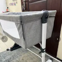 تخت کنار مادر