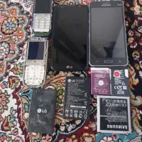 چند عدد گوشی سامسونگ. نوکیا .ال جی