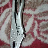 یک انبرقفلی برای فروش