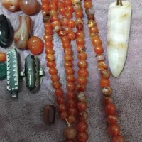 تسبیح عقیق یمن کهنه همراه مهره های کهنه