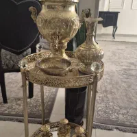 سماور زغالی برنجی و آباژور کنارسالنی