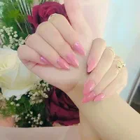 آموزش کاشت ناخن وخدماتی تخفیفات ویژه برای ماه محرم
