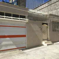 خانه 100 متری واقع در ایستگاه تاکسی تپه موسک
