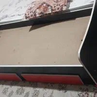 تخت ومیز نهارخوری