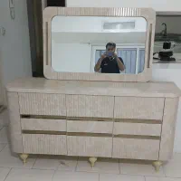 یک عدد میز کنسول