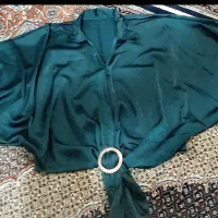 تعدادی لباس و بارانی و کفش مجلسی