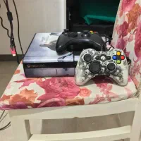 ایکس باکس 360 سوپر اسلیم با 2تادسته و 30تا بازی