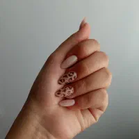 کاشت ناخن ژلیش ناخن