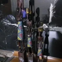 ۳ عدد مجسمه چوبی