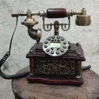 تلفن رومیزی سلطنتی