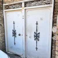 درب و پنجره آهنی ست