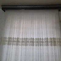 دوتاپرده سالم شیک سفیدباپشت پرده کتیبه چوب پرده