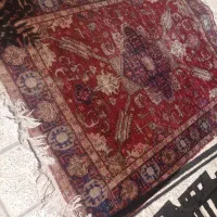 فرش قرمز