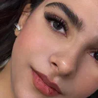 خدمات و آموزش تخصصی اکستنشن مژه و لیفت لمینت