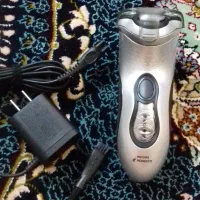 ریش تراش فیلیپس اصل هلند نو کارنکرده معاوضه