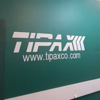 راننده با خودرو
