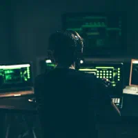 برنامه نویس هستم