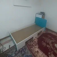 تخت تک نفره به همراه کفی