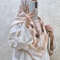 فروشنده شال و روسری بازار فردوسی2