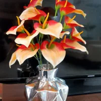 گل مصنوعی باگلدان