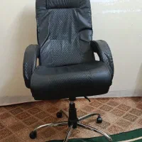 صندلی و میز تحریر