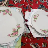 بشقاب گل سرخ