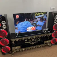 باند مکسیدر با میکروفون