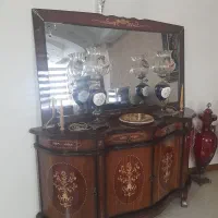 آیینه و کنسول