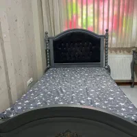 تخت و کمد