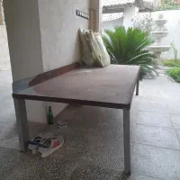 میز آهنی