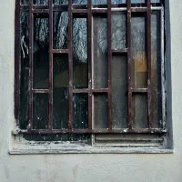 پنجره آهنی دست دوم