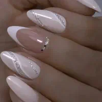 خدمات کاشت ناخن