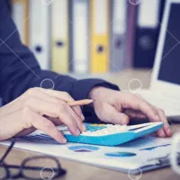حسابدار آشنا به نرم افزار های حسابداری