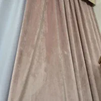 پرده مخمل رنگ صورتی کثیف