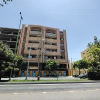 آپارتمان ۱۳۶متری بر هشت بهشت غربی