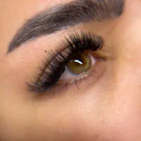 خدمات اکستنشن مژه و ناخن شهرری