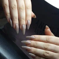 خدمات کاشت ناخن