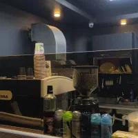 کار در کافه باشگاه جهان نما