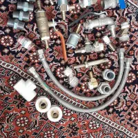 لوازم لوله کشی آب و گاز و سه عدد قفل بهمراه کلید