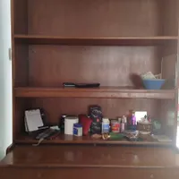 قفسه کتاب بالای دراور
