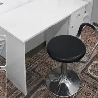 صندلی جک دار و میز مطالعه