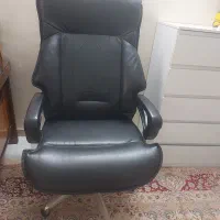 صندلی  مدیریتی  بسیار بزرگ‌
