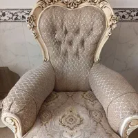 مبل رنگ کرم