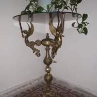 میز گرد برنجی سه فرشته