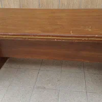 میز چوبی اداری بزرگ