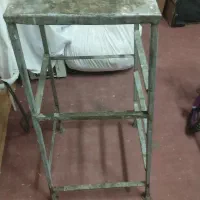 چهارپایه آهنی