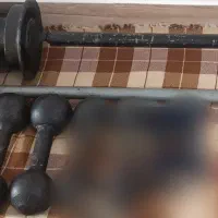 وسایل ورزشی جنس آهنی.