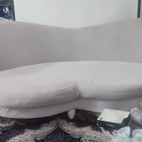 کاناپه سه نفره و چهار صندلی ناهارخوری